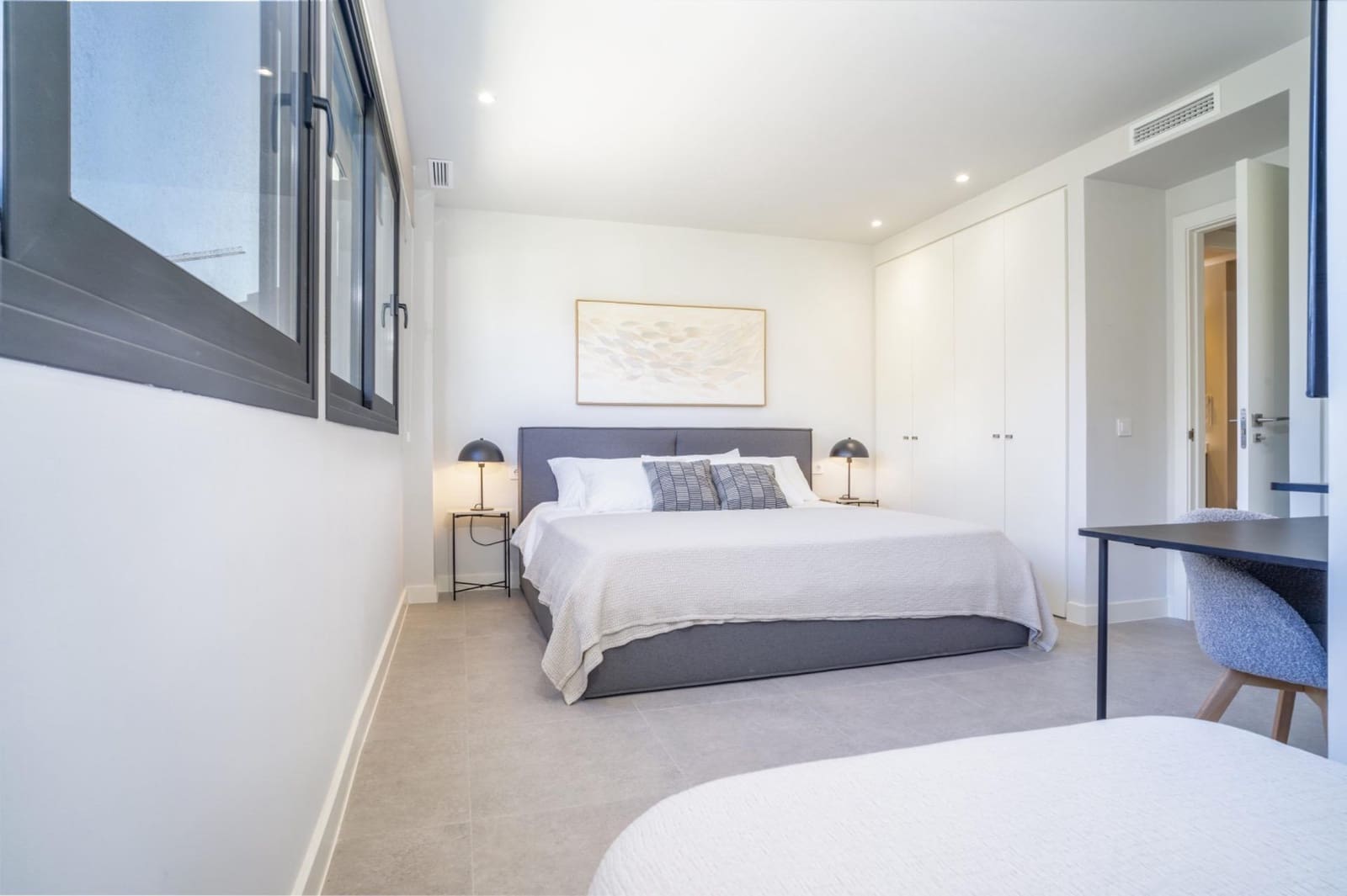 2 sovrum Lägenhet för semesterbostäder i Estepona med pool garage - 3 000 € (Ref: 9831666)