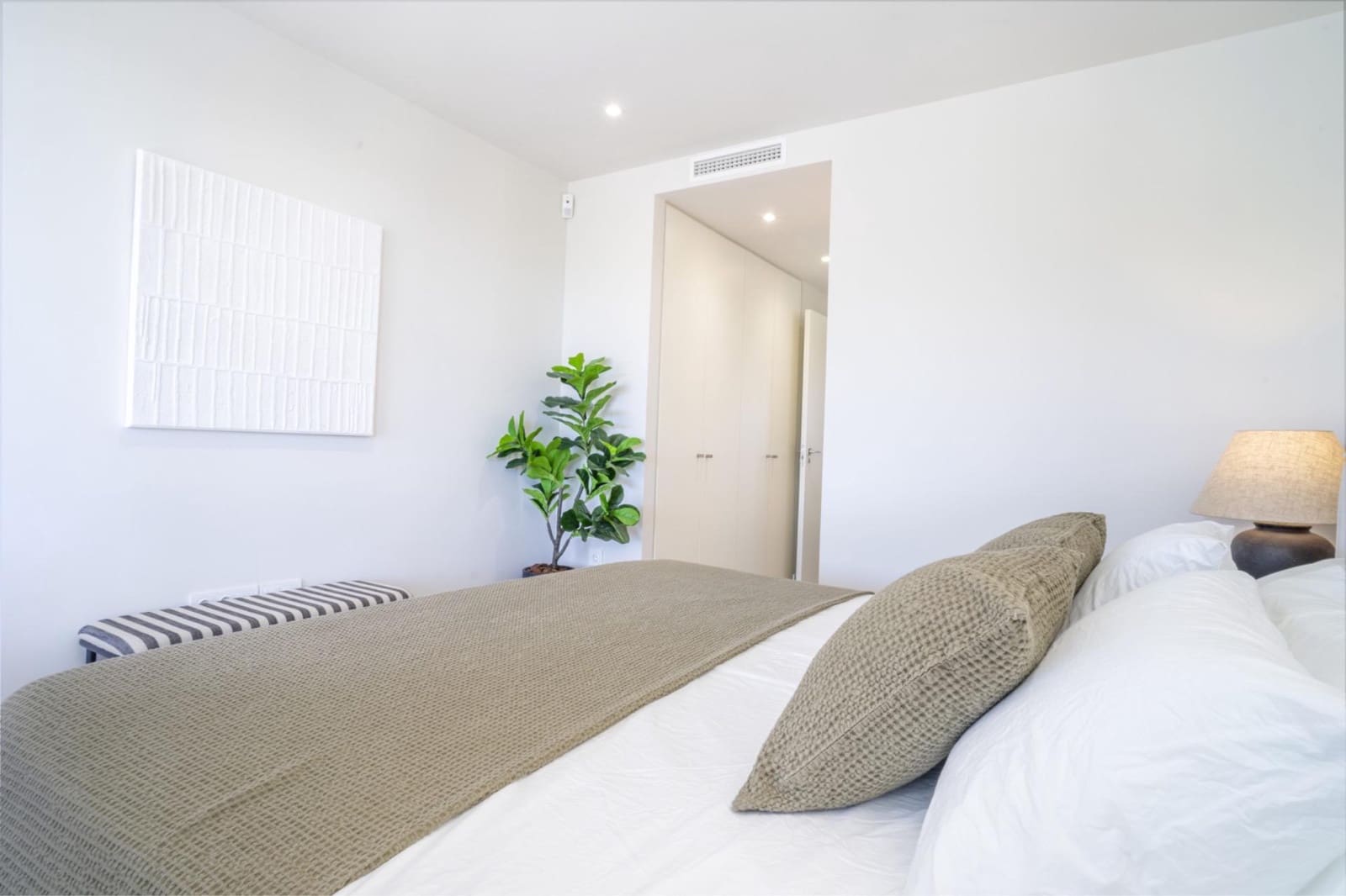 2 sovrum Lägenhet för semesterbostäder i Estepona med pool garage - 3 000 € (Ref: 9831666)
