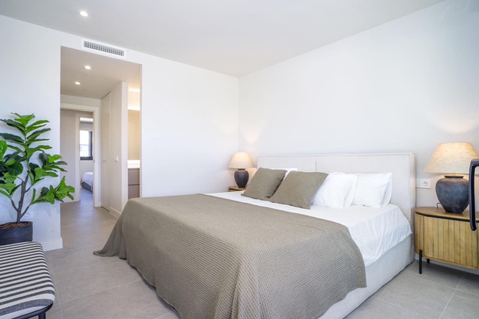 2 sovrum Lägenhet för semesterbostäder i Estepona med pool garage - 3 000 € (Ref: 9831666)