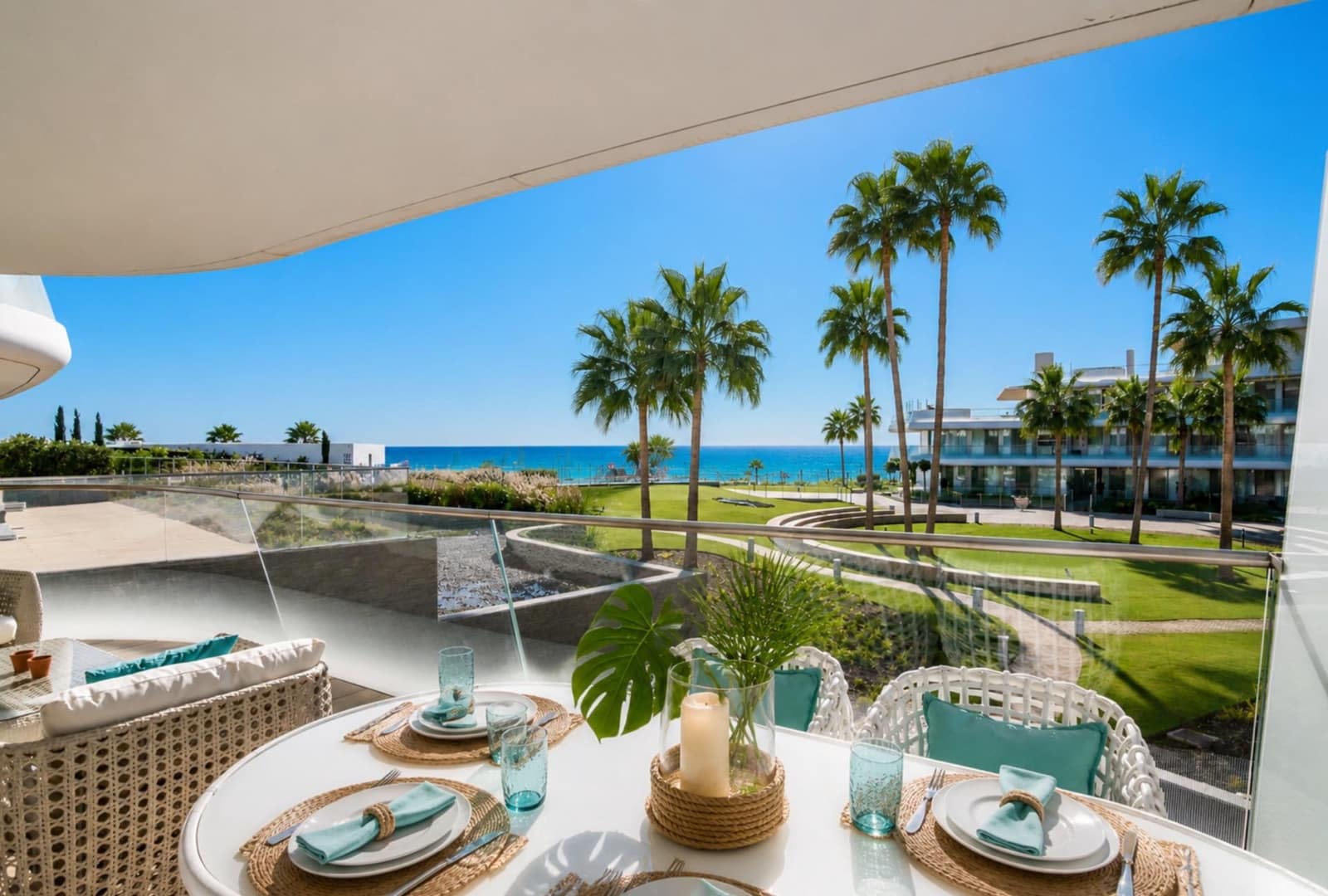 3 sovrum Lägenhet för semesterbostäder i Estepona med pool garage - 3 000 € (Ref: 9898935)