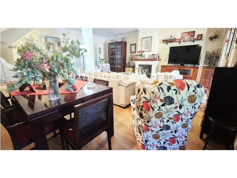 4 bedroom Townhouse for sale in Torre del Mar with pool garage - € 537,000 (Ref: 6815390)