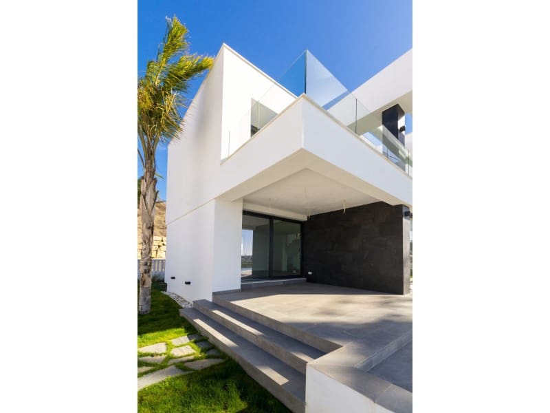 Willa na sprzedaż w Miasto Malaga z basenem garażem - 1 750 000 € (Ref: 7002798)