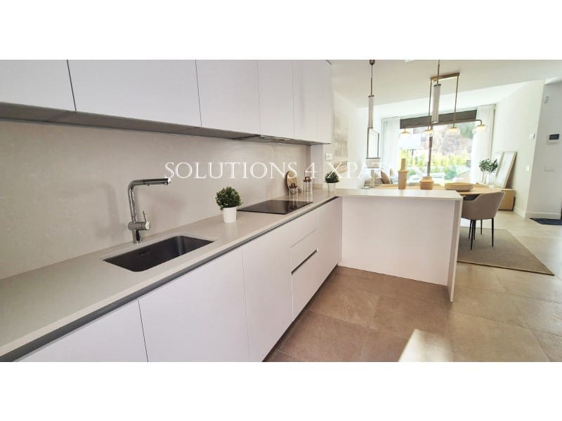 Semi-Rækkehus til salg i Rincon de la Victoria med garage - € 705.000 (Ref: 7260608)