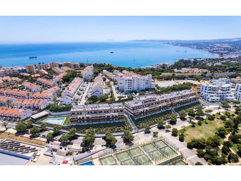 Apartment for sale in Estepona with garage - € 385,000 (Ref: 7293017)