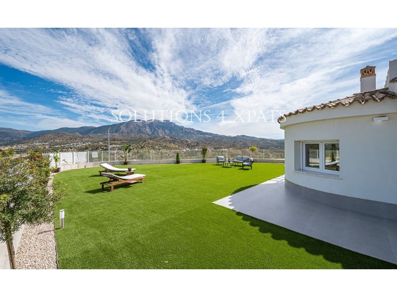 Villa til salg i Vinuela med swimmingpool - € 365.000 (Ref: 7372629)