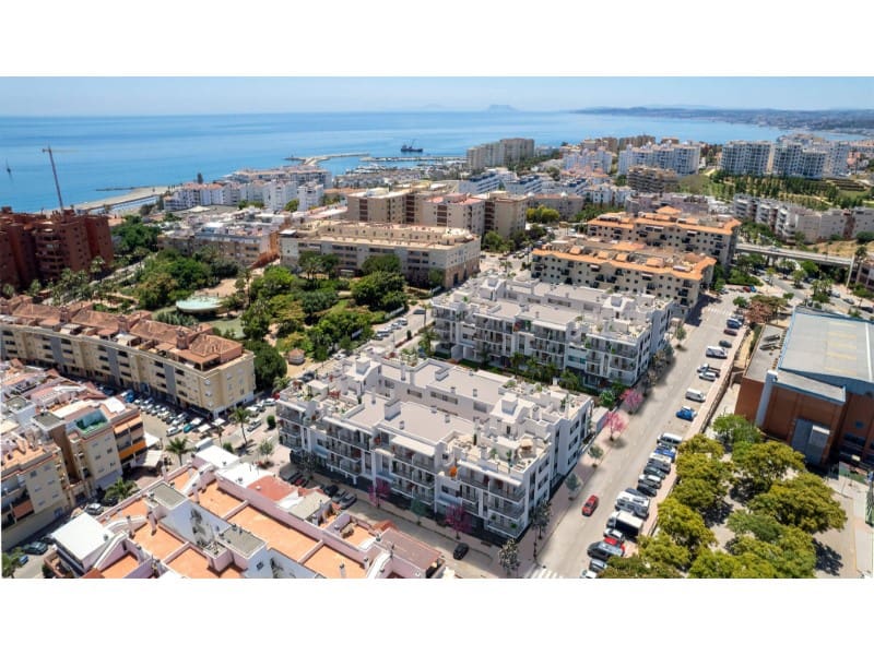 Penthouse te koop in Estepona met zwembad garage - € 689.000 (Ref: 8014413)