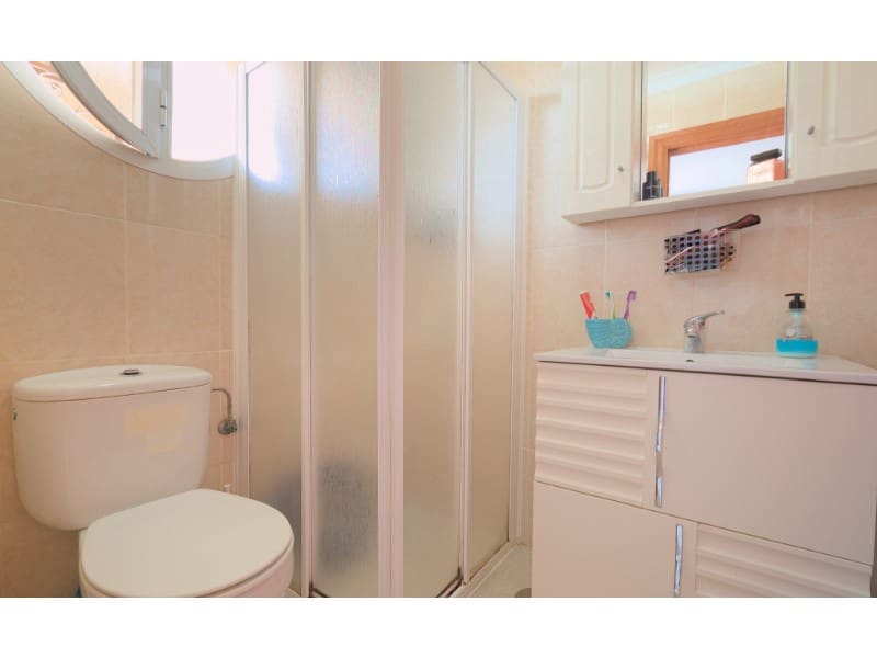 3 soveværelse Semi-Rækkehus til salg i Torre del Mar med swimmingpool garage - € 410.000 (Ref: 8510184)