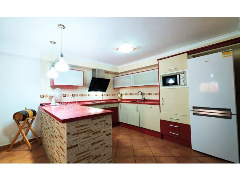 3 soveværelse Semi-Rækkehus til salg i Torre del Mar med swimmingpool garage - € 410.000 (Ref: 8510184)