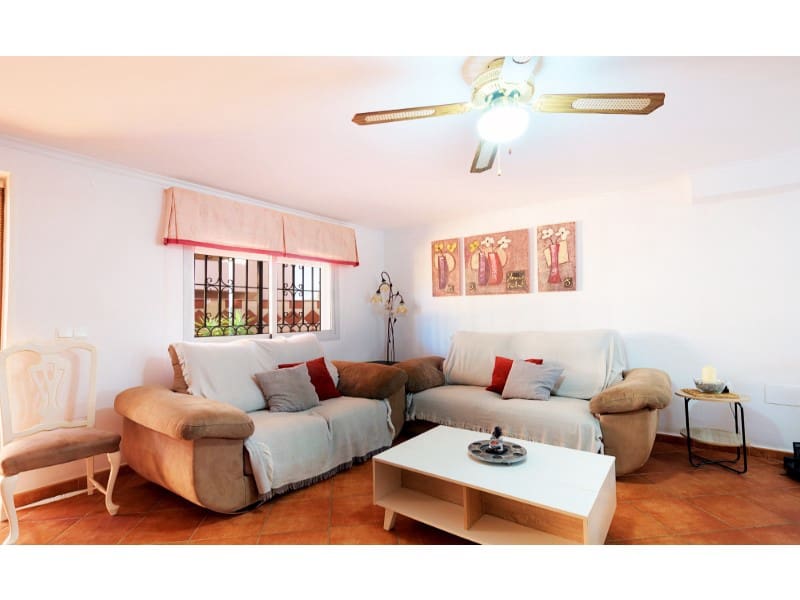 3 soveværelse Semi-Rækkehus til salg i Torre del Mar med swimmingpool garage - € 410.000 (Ref: 8510184)