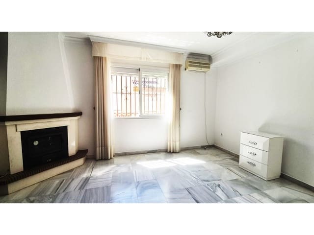 3 slaapkamer Halfvrijstaande villa te koop in Torre del Mar, Vélez-Málaga met zwembad garage - € 410.000 (Ref: 8510184)