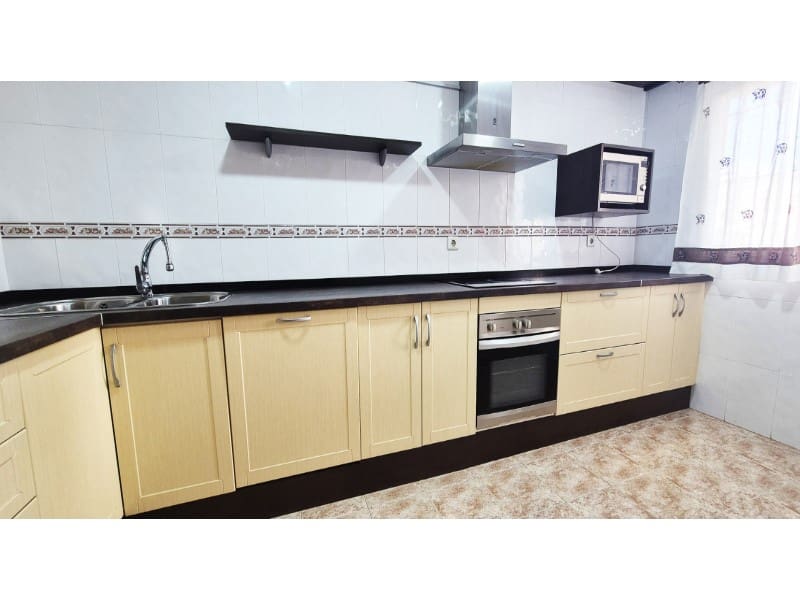 3 soveværelse Semi-Rækkehus til salg i Torre del Mar med swimmingpool garage - € 410.000 (Ref: 8510184)