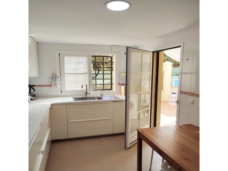 3 quarto Apartamento para venda em Caleta de Velez com piscina garagem - 363 000 € (Ref: 8576694)