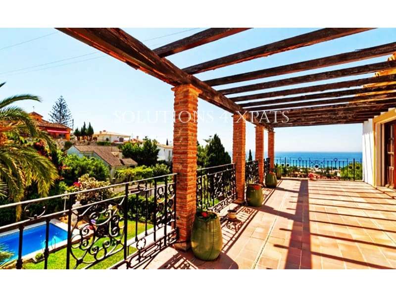 8 soveværelse Villa til salg i La Cala del Moral med swimmingpool garage - € 1.550.000 (Ref: 8576695)