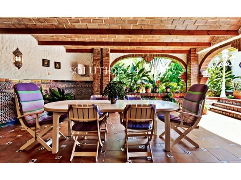 8 soveværelse Villa til salg i La Cala del Moral med swimmingpool garage - € 1.550.000 (Ref: 8576695)