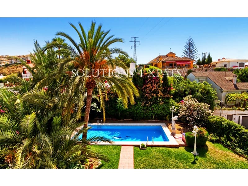 8 soveværelse Villa til salg i La Cala del Moral med swimmingpool garage - € 1.550.000 (Ref: 8576695)