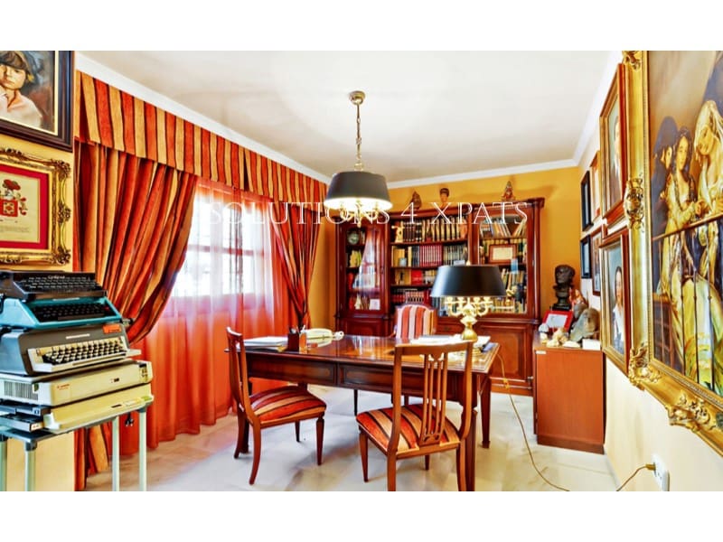 8 soveværelse Villa til salg i La Cala del Moral med swimmingpool garage - € 1.550.000 (Ref: 8576695)