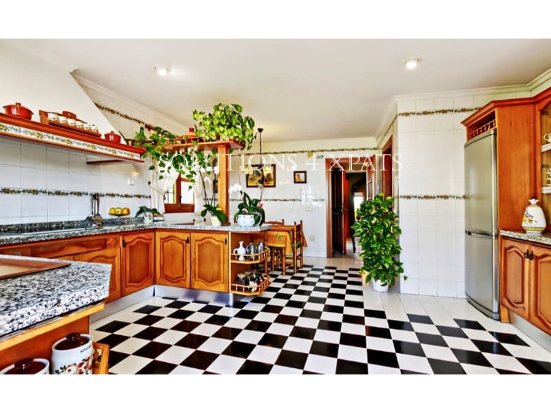 8 soveværelse Villa til salg i La Cala del Moral med swimmingpool garage - € 1.550.000 (Ref: 8576695)