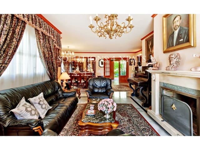 8 makuuhuone Huvila myytävänä paikassa La Cala del Moral, Rincón de la Victoria mukana uima-altaan 
autotalli - 1 550 000 € (Ref: 8576695)