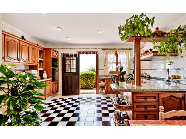 8 makuuhuone Huvila myytävänä paikassa La Cala del Moral, Rincón de la Victoria mukana uima-altaan 
autotalli - 1 550 000 € (Ref: 8576695)