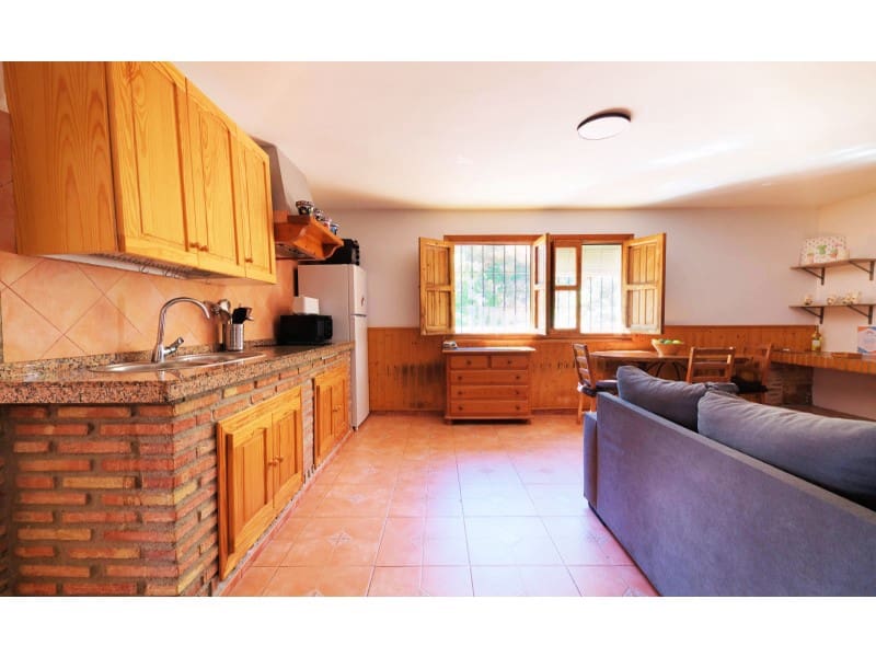 3 soveværelse Finca/Landehus til salg i Sayalonga med swimmingpool - € 390.000 (Ref: 8628355)