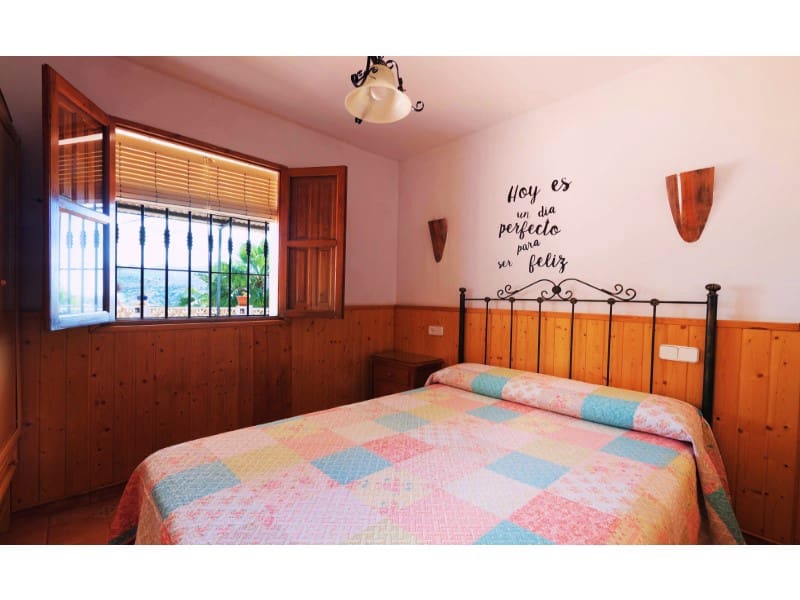 3 soveværelse Finca/Landehus til salg i Sayalonga med swimmingpool - € 390.000 (Ref: 8628355)