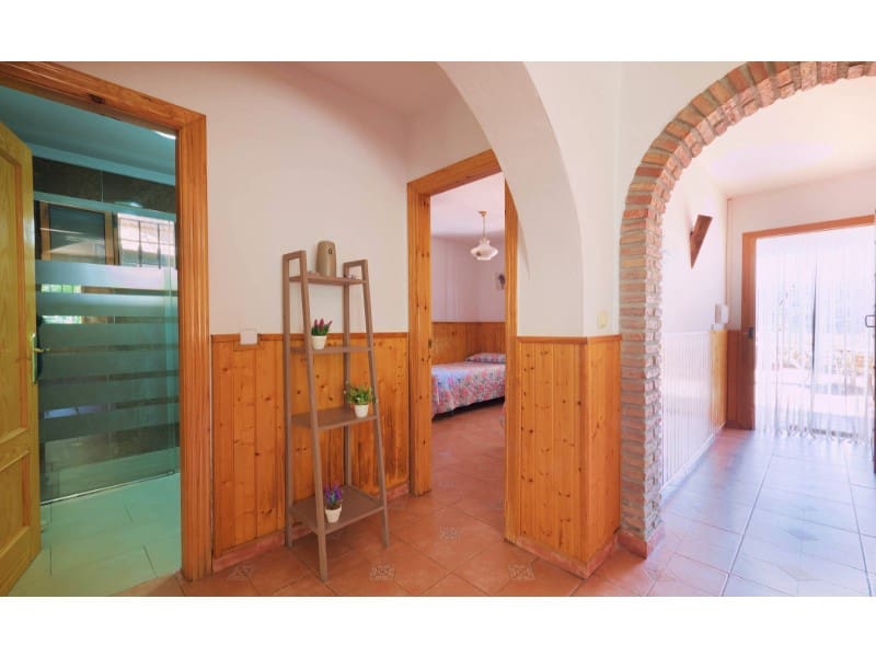 3 soveværelse Finca/Landehus til salg i Sayalonga med swimmingpool - € 390.000 (Ref: 8628355)