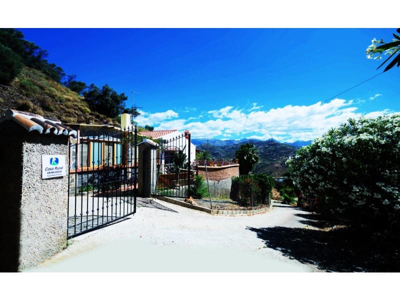 3 soveværelse Finca/Landehus til salg i Sayalonga med swimmingpool - € 390.000 (Ref: 8628355)