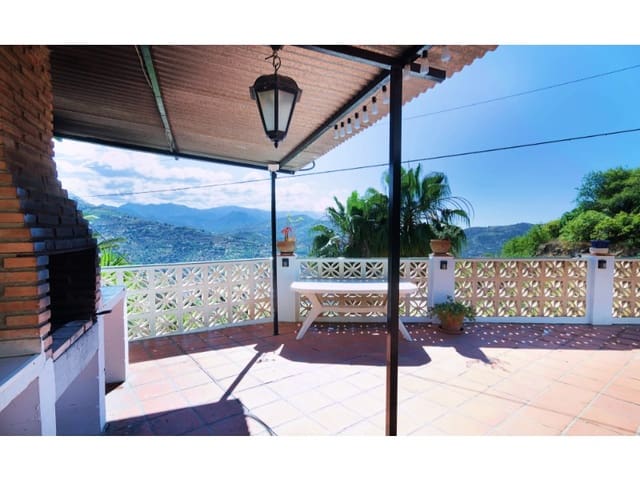 3 soveværelse Finca/Landehus til salg i Sayalonga med swimmingpool - € 390.000 (Ref: 8628355)