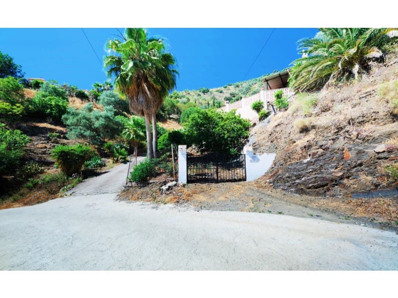 3 soveværelse Finca/Landehus til salg i Sayalonga med swimmingpool - € 390.000 (Ref: 8628355)