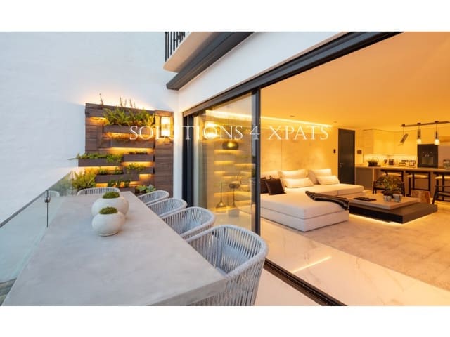 3 soveværelse Lejlighed til salg i Puerto Banus, Marbella - € 2.950.000 (Ref: 8628356)