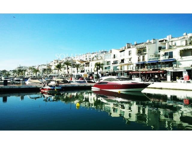 3 soveværelse Lejlighed til salg i Puerto Banus, Marbella - € 2.950.000 (Ref: 8628356)