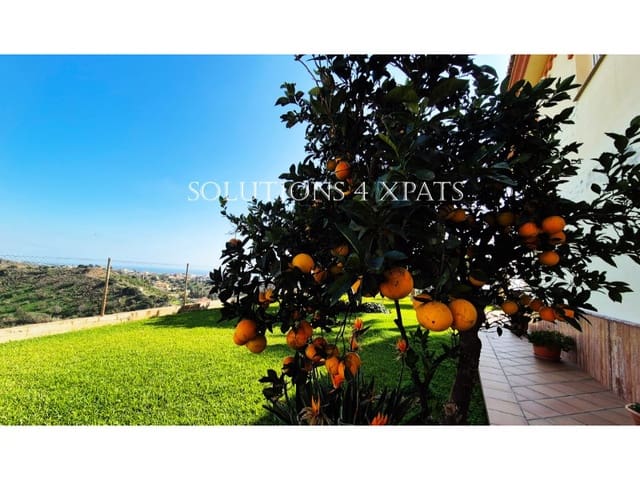 4 soveværelse Villa til salg i Benajarafe, Vélez-Málaga med garage - € 1.800.000 (Ref: 8637110)