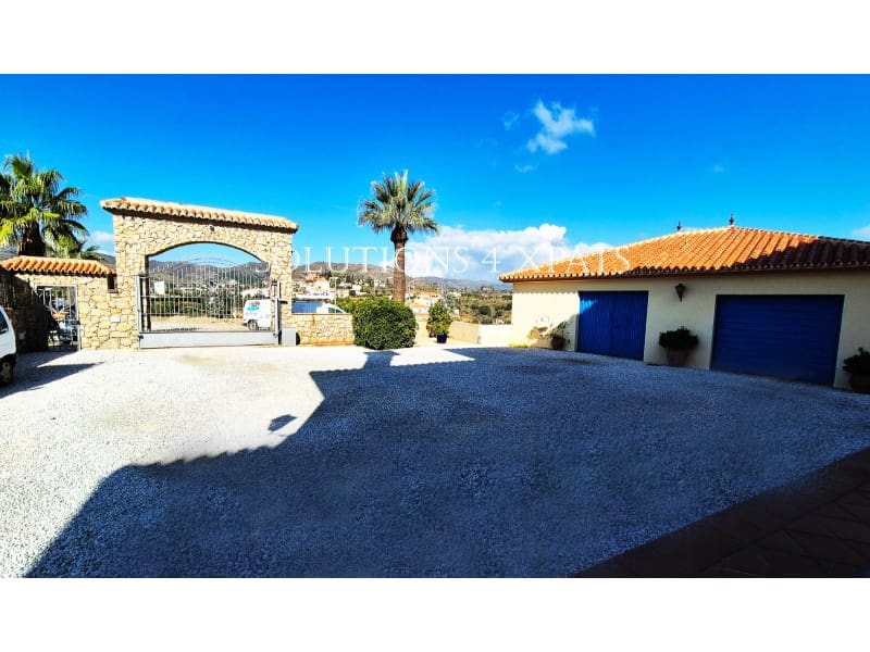 4 soveværelse Villa til salg i Benajarafe med garage - € 1.800.000 (Ref: 8637110)