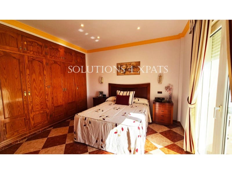 4 soveværelse Villa til salg i Benajarafe med garage - € 1.800.000 (Ref: 8637110)