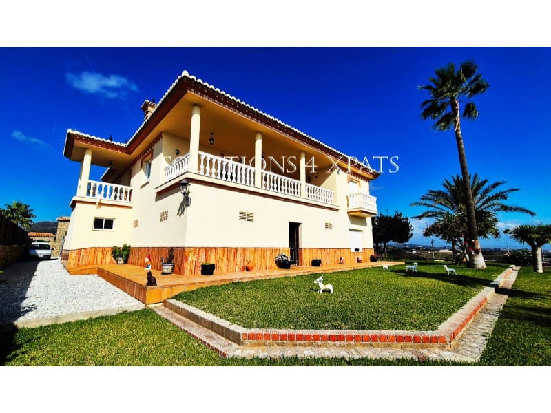 4 soveværelse Villa til salg i Benajarafe med garage - € 1.800.000 (Ref: 8637110)