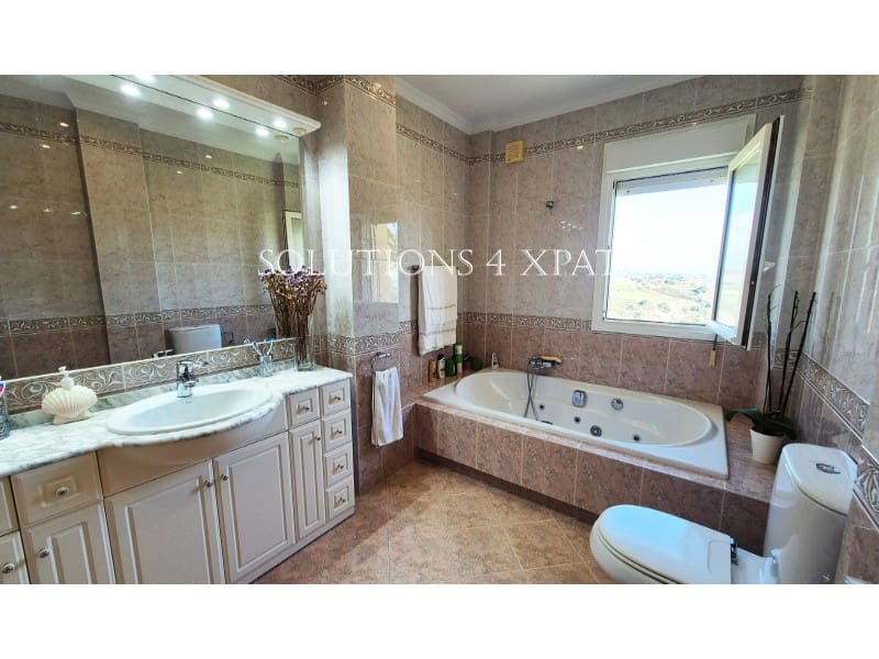 4 soveværelse Villa til salg i Benajarafe med garage - € 1.800.000 (Ref: 8637110)