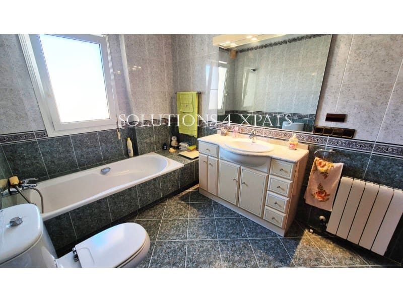 4 soveværelse Villa til salg i Benajarafe med garage - € 1.800.000 (Ref: 8637110)