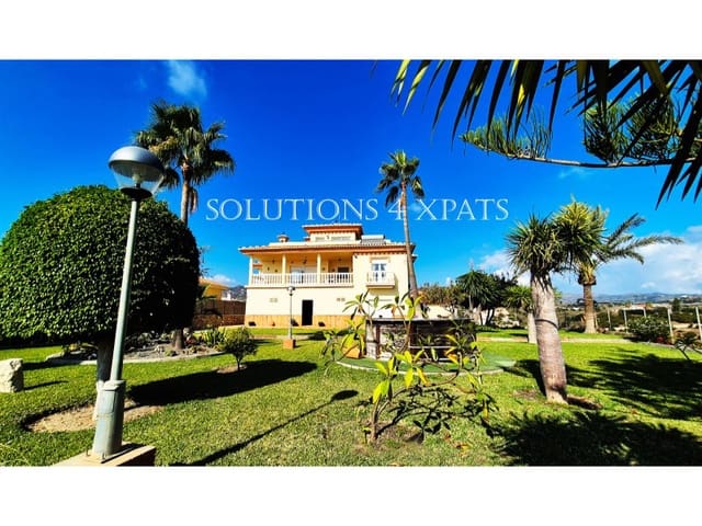 4 soveværelse Villa til salg i Benajarafe, Vélez-Málaga med garage - € 1.800.000 (Ref: 8637110)