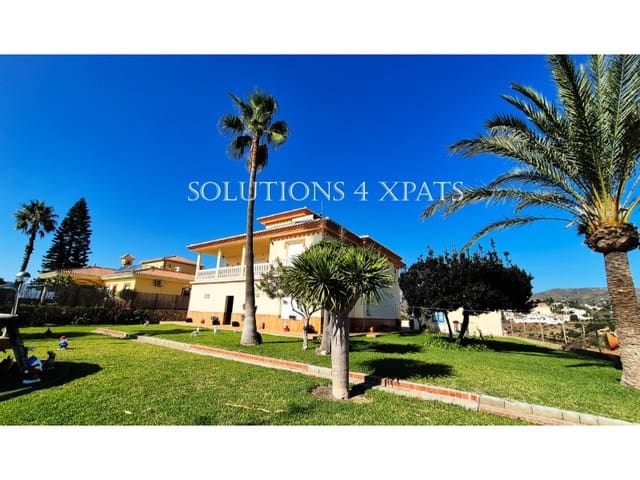 4 soveværelse Villa til salg i Benajarafe, Vélez-Málaga med garage - € 1.800.000 (Ref: 8637110)