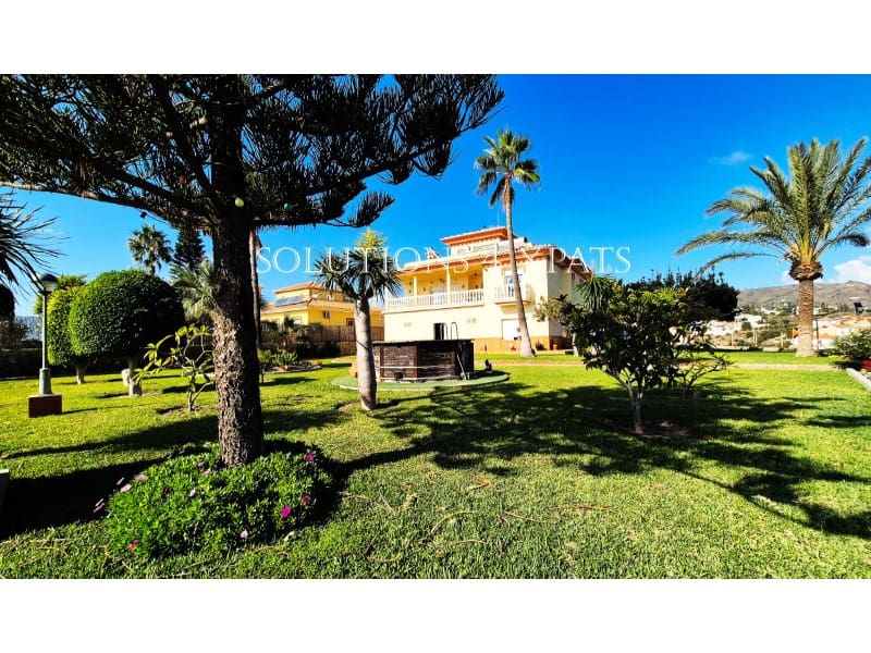 4 soveværelse Villa til salg i Benajarafe med garage - € 1.800.000 (Ref: 8637110)