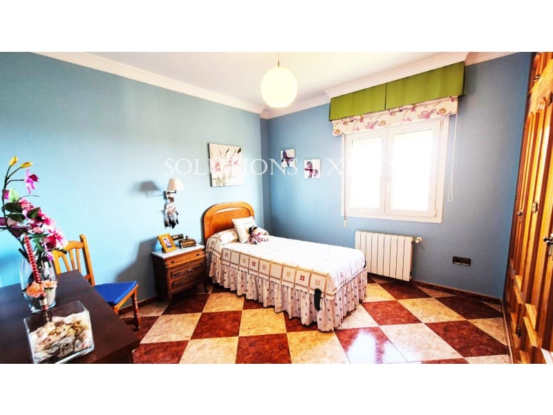 4 bedroom Villa for sale in Benajarafe with garage - € 1,500,000 (Ref: 8637110)