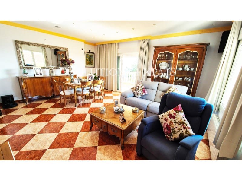 4 bedroom Villa for sale in Benajarafe with garage - € 1,500,000 (Ref: 8637110)