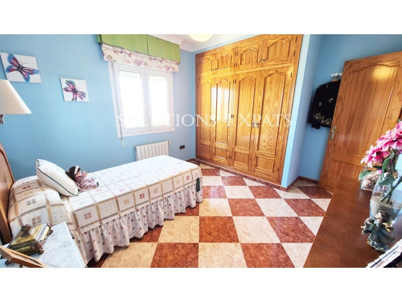 4 bedroom Villa for sale in Benajarafe with garage - € 1,500,000 (Ref: 8637110)