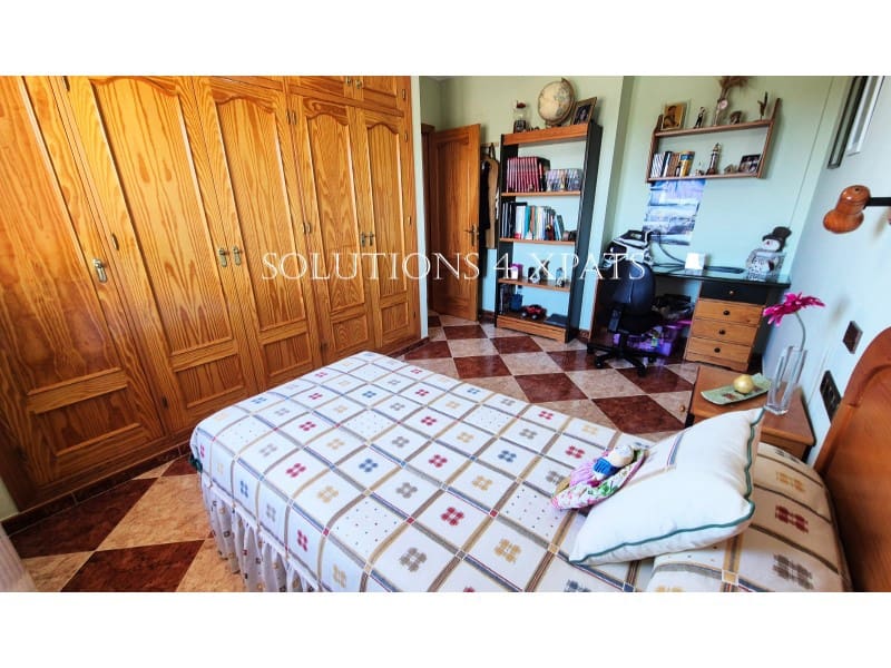 4 bedroom Villa for sale in Benajarafe with garage - € 1,500,000 (Ref: 8637110)