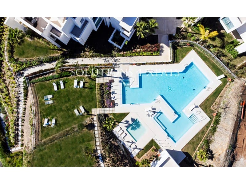 Apartment for sale in Ojen with pool garage - € 1,399,000 (Ref: 8646484)