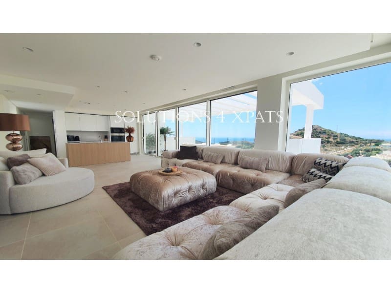 Penthouse for sale in Ojen with pool garage - € 949,000 (Ref: 8646485)