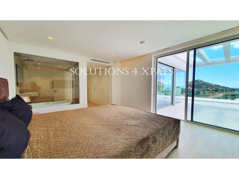 Penthouse for sale in Ojen with pool garage - € 949,000 (Ref: 8646485)