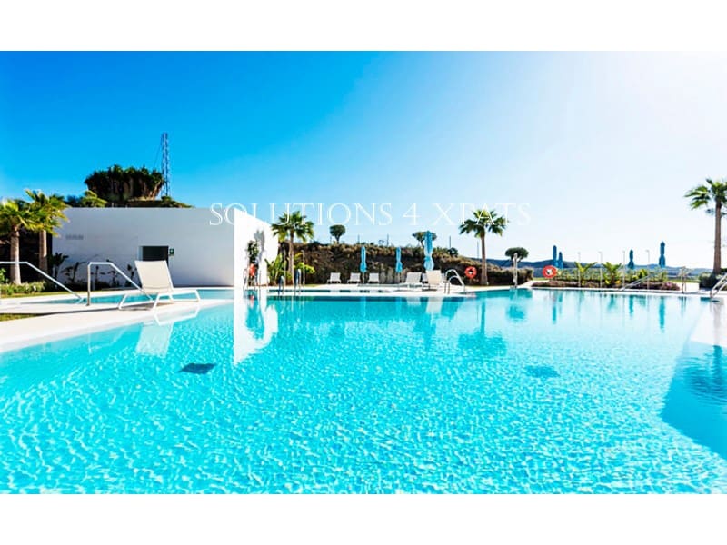 Penthouse for sale in Ojen with pool garage - € 949,000 (Ref: 8646485)