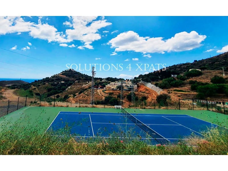 Penthouse for sale in Ojen with pool garage - € 949,000 (Ref: 8646485)