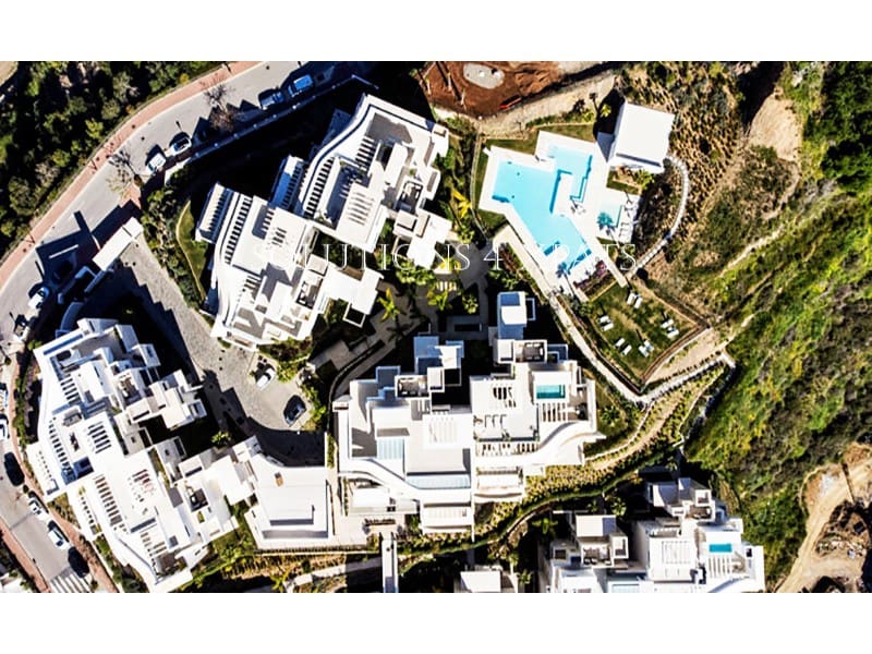 Penthouse for sale in Ojen with pool garage - € 949,000 (Ref: 8646485)